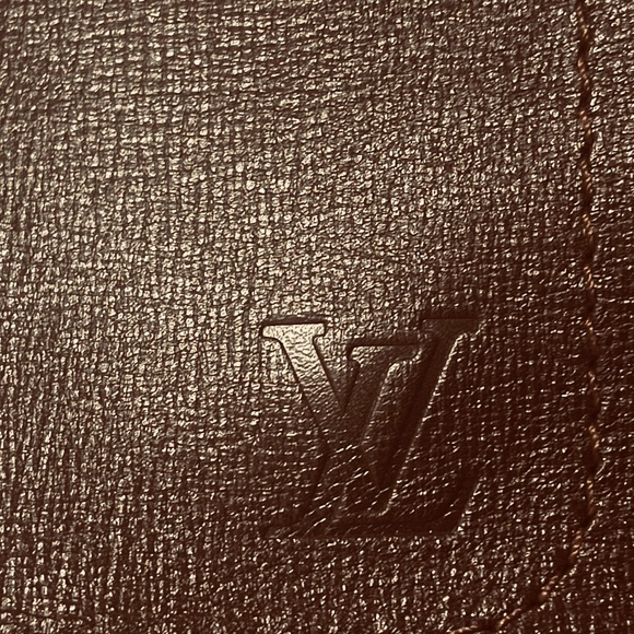 Louis Vuitton Shawnee Utah Leather Bag - Picture 6 of 9